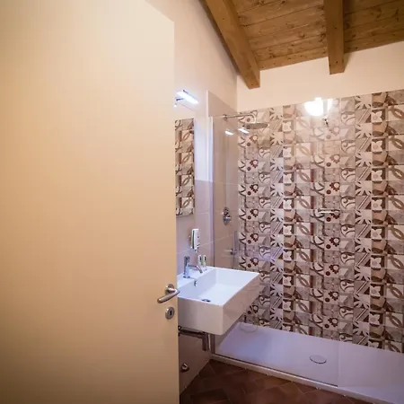 Farm stay Podere Zampiera Vecchia *