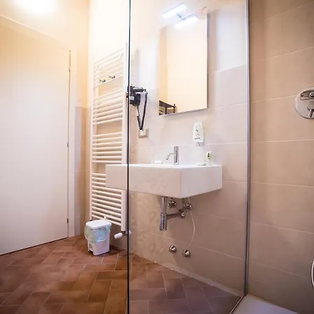 Podere Zampiera Vecchia Farm stay *
